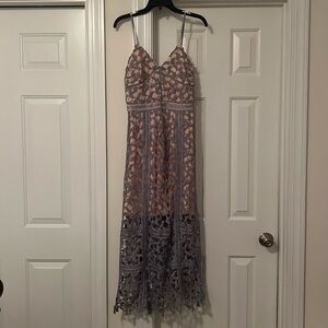 Elliatt Lace Maxi dress Size Small